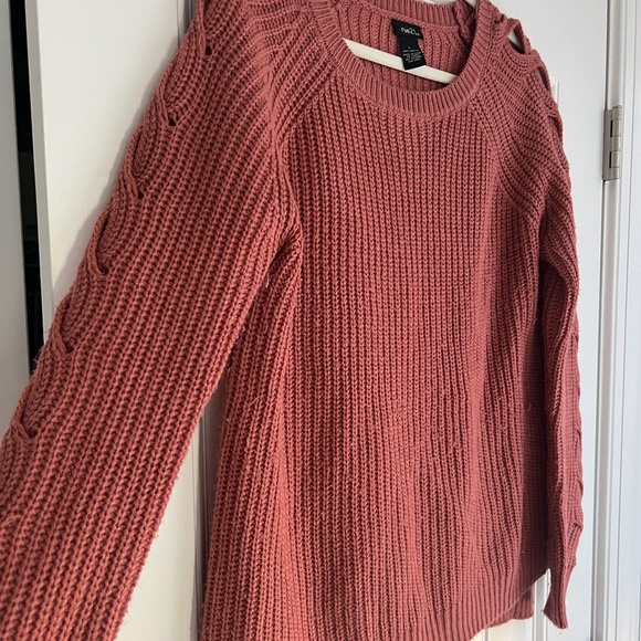 Rue21 Dusty Rose Women's Sweater - Picture 2 of 5